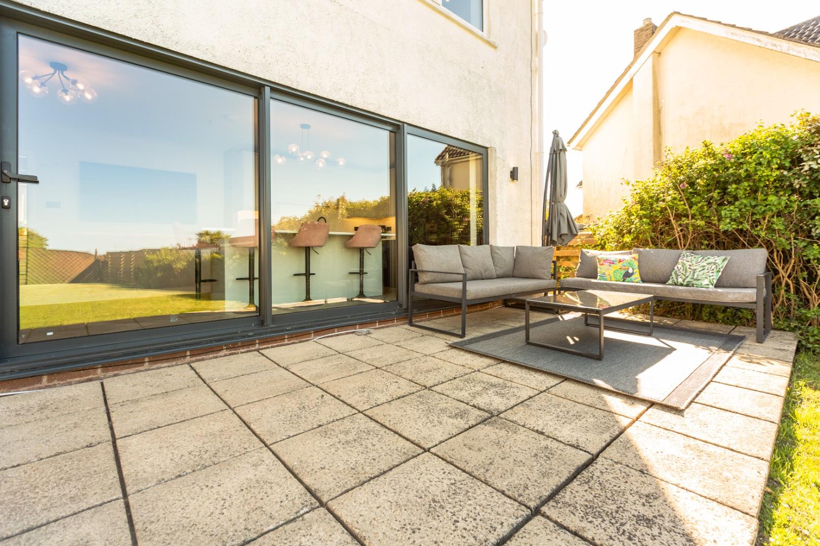 Tirmynydd Road, Three Crosses, Swansea, SA4 3PB